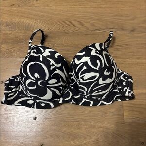 NWOT Time And Tru XL Black White Molded Cups Underwire Bikini Top